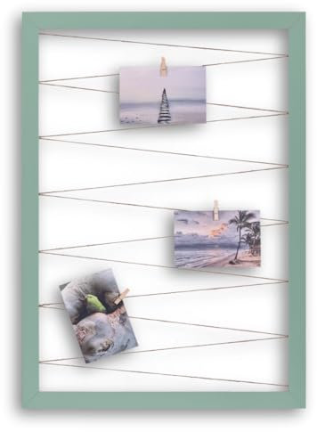CLAMARO 'Collage Line' Fotohalter 50x70 cm | Salbei | Hochformat Bilderrahmen mit Fotoleine aus Juteband und Holzklammern | Ideal als Fotocollage Galerie, Fotowand oder Fotorahmen