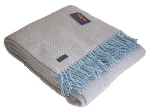 Tweedmill Wolldecke mit Fischgrätenmuster in Entenei und Beige