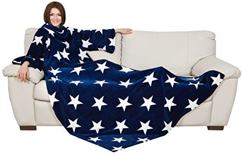 Kanguru Kuscheldecke mit ärmeln, Sofa Decke zum anziehen 210x140 cm, mit zentrale Tasche, weiche Flannel mikrofaser, tv tagesdecke, fleecedecke, tragbare und Oversize Blau Weiss Stars