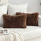 MIULEE 2er Set Kissenbezüge Künstlich Pelz Sofakissen Dekorative Dekokissen Kuschelkissen Plüschkissen Kuschelig Couchkissen Superweich Kissen Flauschig Kissenbezug für Sofa 40x60 cm Schokolade