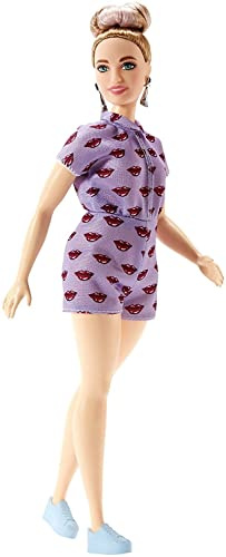 Mattel Barbie FJF40 Fashionista Puppe im Jumpsuit mit Kussmund Print