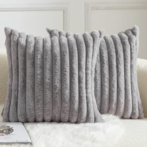 Mandioo 2er Set Kissenbezug gestreiftes Künstlich Pelz Superweich Kissen Flauschig Modern Kissenhülle Deko Sofa Wohnzimmer Schlafzimmer Kissenbezüge 60 x 60 cm Grau