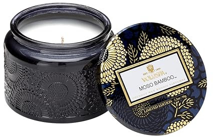 Voluspa Moso-Bambus-Duftkerze in dekorativ geprägtem Glas, Japonica Limited Edition