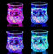 Glas Leuchtend Trinkbecher Farbwechsel Wasserglas 4 Stück Flüssigsensor Trinkglas mit Licht Cocktailglas Ananas Wasserbecher Beleuchtet Plastik Kristallglas Whisky Wein Barglas Party Deko Genschenk