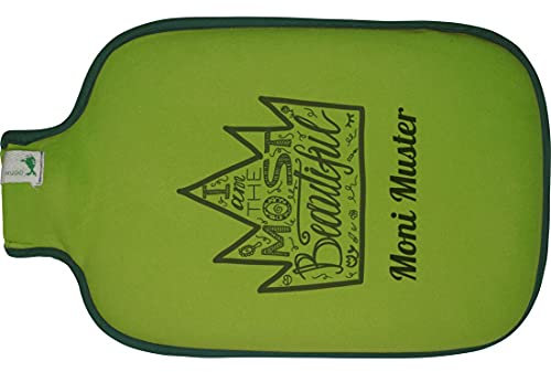 Hugo Frosch Wärmflasche mit Namen - personalisiert - Motiv The most beautyful - viele Farben & Motive – Wärmflasche - grün - Größe 19,5 x 31,5 cm - persönliches Geschenk mit Wunsch-Motiv und Wunsch-N