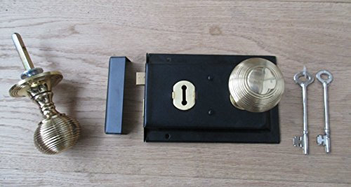 IRONMONGERY WORLD® Black Lock and Polished Brass Traditional Old Vintage Style Rim Door Lock & Rim KNOB Set Handles (REEDED Rim Queen Anne Style)