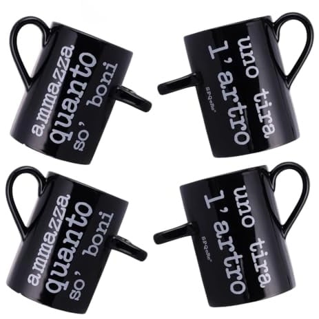 bricoleva.it Set 4 S.P.Q.eRe Caraffa Porta Arrosticini in Ceramica Nera, Capacità 1400 ml,Capacità 1400 ml - Ø 12,3 x h. 18 cm, 1 Bicchiere 2 Scritte (Double Face - Quanto so boni - Uno tira l'artro)