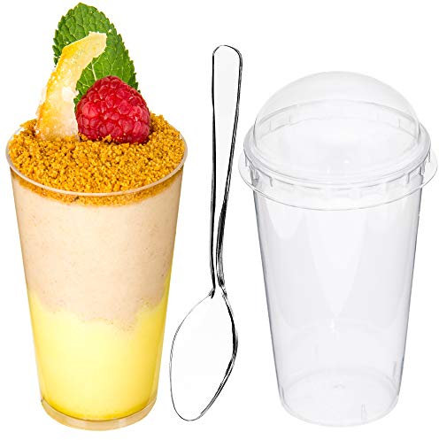 DLux 100 x 90 ml Mini Dessertbecher mit Deckel und Löffel - Klein Rund Shooter Wiederverwendbare Dessertgläser Plastik Kunststoff - Einweg Dessertschalen, Servierschalen, Dessert Gläser Set