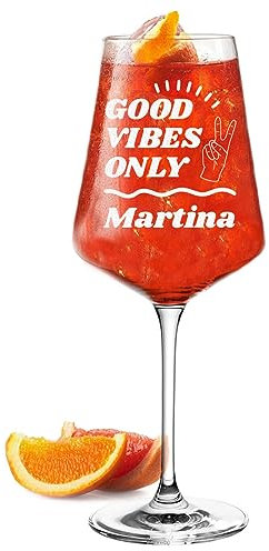 Leonardo Puccini Aperol Spritz Bicchiere da 560 ml con incisione personalizzata, il calice con nome, lavabile in lavastoviglie e robusto, adatto per lillet, aperitivo e vino, motivo Good Vibes only