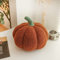 LOMTRATS Dekoratives Kürbiskissen für Halloween oder Thanksgiving, Kürbisform, 3D-Kürbis-Kissen für Zuhause, Herbst-Dekoration (braun, 23 cm)