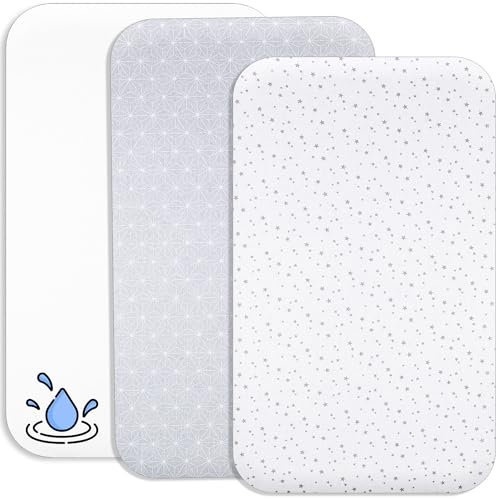 Lovely Hippo 2X Spannbettlaken 90x55cm 100% Baumwolle + 1X Matratzenschoner 100% wasserdichtem Material - Set 3X - Kompatibel Kinderkraft Neste Up (Sternzeichen, Grau, 55 x 90 cm)