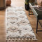 Safavieh Zottelig Teppich für Wohnzimmer, Esszimmer, Schlafzimmer - Moroccan Tassel Shag Collection, Kurzer Flor, Elfenbein und Braun,