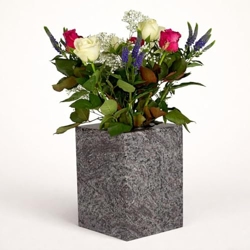 designgrab Grabvase Cube-XL Schwedisch aus poliertem Granit – 25×17 cm, kubisch, hochglanzpoliert, witterungsbeständig Orion