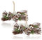 com-four® 2X Weihnachtsgesteck - Zapfen, Zweige und glitzernde Beeren als dekorativer Wandschmuck - handgemachtes Blumenarrangement als Winter-Hängedekoration für Fenster und Tür (2 Stück - Gesteck)