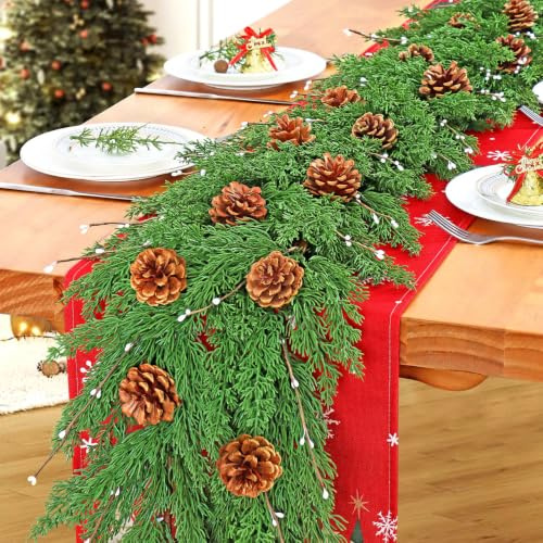 Künstliche Weihnachtsgirlande 1PCS Künstliche Norfolk Pine Girlande | Weihnachten mit Weißen Beeren und Tannenzapfen 5.9 Fuß Weihnachtsgirlande (weiße Beeren 1 pcs)