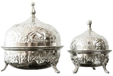 Genérico Moroccan sugar bowl handmade in copper, with nickel alloys for a silver color, diameter 10 cm, height 9 cm. (9 cm x 10 cm)