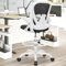 Primy Chaise de bureau ergonomique, réglable en hauteur, avec accoudoirs rabattables et support lombaire réglable, avec anneau de repose-pieds, chaise familiale pivotante (blanc)