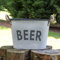 Cubo de cerveza vintage de metal galvanizado con asas de cuerda