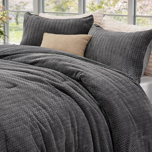 ChiXpace Flannel Fleece Queen Comforter Set - Furry Grey Leaves Pattern Faux Fur Bed Set, Winter Ultra Soft Fuzzy Comfort Set, Velvet Bedding Set for Bed with 2 Pillow Cases