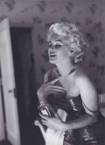 BUY ART FOR LESS Marilyn Monroe - Chanel #5
