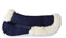 Engel Reitsport | SAKIS2-L-MAR-MED | Sattelkissen mit echtem Merino Lammfell | mit Fellrand vorne und hinten | Steppstoff Marineblau Fell med. Grösse L