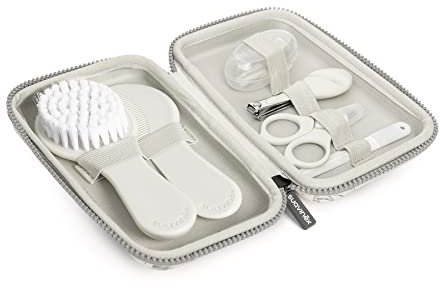 Suavinex, Neceser Set Manicura para Bebés, +0M, Kit Cuidado del Bebé con Cepillo, Peine, Cepillo Dental, Tijeritas, Lima y Cortaúñas. Neceser Impermeable con Cremallera, Gris