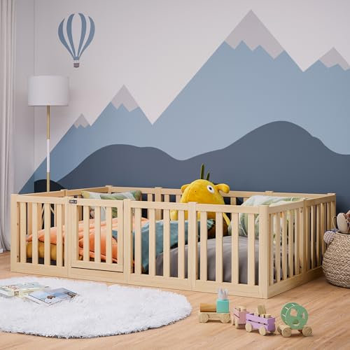 Bellabino Tapi Bett 120x200 cm, Kinderbett mit extra hohem Rausfallschutz mit Tür, inklusive Lattenrost, Montessori Bodenbett für Jungen und Mädchen aus Kiefer Massivholz, Natur lackiert, Bed