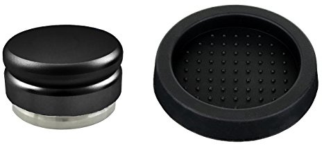 scarlet espresso | Tamper »Flat« für Barista; zur perfekten Extraktion mit Siebträgermaschinen; für Siebe mit 58 mm Durchmesser; solide Ausführung mit 490 g Gewicht (Set: Schwarz & Tamperablage)