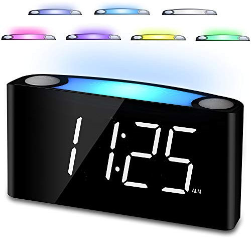 Digitaler Lauter Wecker für Kinder Schlafzimmer, 7-Farben-Nachtlicht, Große LED-Anzeige mit Einstellbarer Helligkeit, BatterieBackup, USB & Typ C, Snooze für Jungen Mädchen Jugendliche Nachttisch