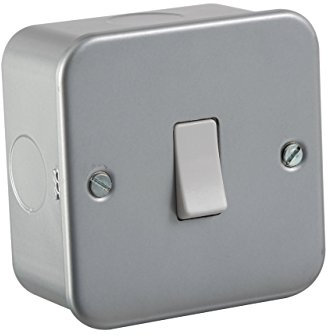 Knightsbridge M1200 Light Metal Clad 10A Intermediate Switch, 230 V, Silver