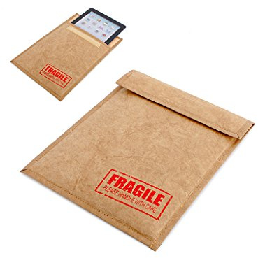Balvi Funda iPad Fragile Color marrón Forma de sobre Postal HDPE-Polietileno 24x30 cm