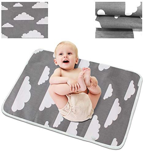 Entyle wasserdichte Wickelunterlage (60 x 75 cm), waschbar, wiederverwendbar, atmungsaktiv, auslaufsicher, für Babys und Kleinkinder geeignet, tragbare Reise-Wickelunterlage (graue Wolken)