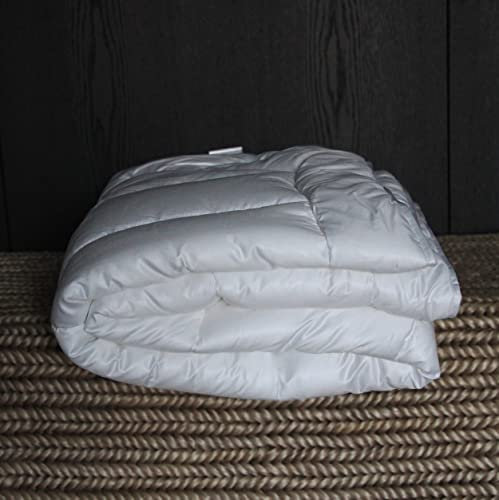 BYAKUYA: 4 Jahreszeiten Bettdecke, 100% Eukalyptus Tencel Lyocell in Größen 135x200, 155x200, 200x200, 240x220, Luxuriöse Decke für erholsamen Schlaf, ideal für Winter und Sommer Made in Österreich