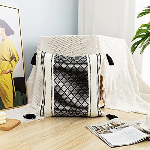 LIGICKY Dekorative Kissenbezug Moderne Boho Kissenbezüge Weich Kissenhülle Baumwolle Deko Kissen Sofakissen für Wohnzimmer Couch Schlafzimmer 45 x 45 cm Schwarz und Weiß
