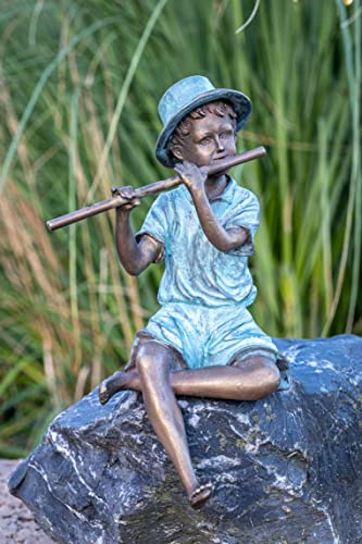 IDYL Bronze-Skulptur Junge mit Flöte | 20x10x12 cm | Kinderfigur aus Bronze handgefertigt | Gartenskulptur oder Teich-Dekoration | Hochwertiges Kunsthandwerk | Wetterfest