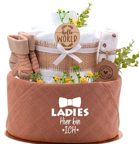 Trend Mama® | Windeltorte Boho Style | Spruch wählbar | 27 Windeln (Gr.2), Musselintuch, Socken & Waschhandschuh |Geschenk Geburt (Design| Ladies hier bin ich)
