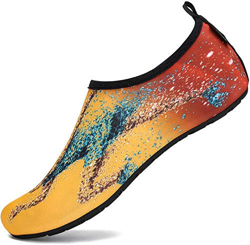 SAGUARO Hombre Mujer Zapatos de Agua Playa Escarpines Zapatillas de Deportes Acuáticos Buceo Surf Snorkel Yoga Piscina, Gold 38/39