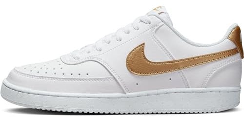 NIKE Damen Court Vision Low Next Nature Sneaker, Weiß Metallic Gold White, 42.5 EU