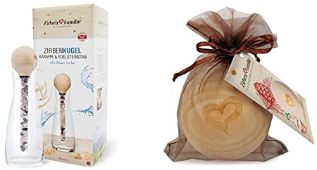 Zirben Familie - Kristallglaskaraffe mit natürlich duftender ZirbenKugel & Herz-Gravur (1 Liter, Beige)