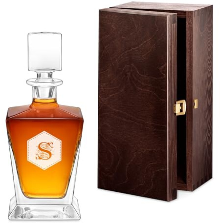 Maverton Pyramid Whisky Karaffe mit Gravur 800 ml, Whiskey Dekanter | Mit mit Namensgravur für Frauen, Whiskyflasche für Whiskygenießerin, Whisky Glaskaraffe, Initiale