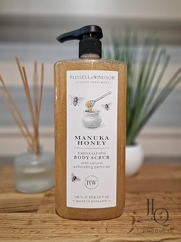 Russell & Windsor Manuka Honey Exfoliating Body Scrub, Natural Exfoliating Particles, Honey & Milk Scent. net 1L. MADE IN ENGLAND
