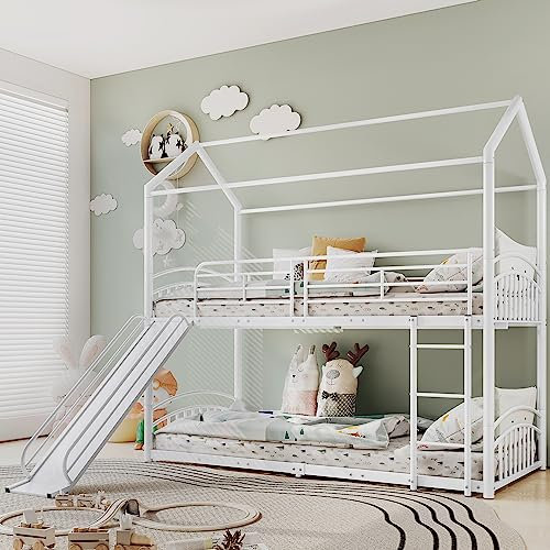 Merax Etagenbett für Kinder, Stockbett Hochbett aus Metall 90 x 200 cm, Kinderbett mit rechtwinkliger Leiter und Rutsche, Hausbett mit Fallschutz und Gitter, teilbar in Zwei Einzelbetten, Weiß