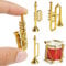 Odoria 1/12 Miniatur Puppenhaus Kunststoff Musikinstrument Set 5 Stück Miniaturen Saxophon Trompete Posaune Puppenstube Deko Zubehör