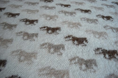Wolldecke | Wohndecke | Tagesdecke aus Islandwolle - Beige - Islandpferde Isländer Tölter Pferde Muster Größe one size