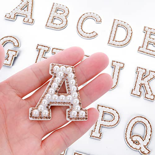 Prasacco 26 Stück Buchstaben Patch, Bügelbild Buchstaben Patches A-Z Strass Perle Glitzer Alphabet Patches für Kleidung Hüte Schuhe DIY-Bastelbedarf (Weiße Perlen, goldene Strasssteine)