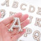 Prasacco 26 Stück Buchstaben Patch, Bügelbild Buchstaben Patches A-Z Strass Perle Glitzer Alphabet Patches für Kleidung Hüte Schuhe DIY-Bastelbedarf (Weiße Perlen, goldene Strasssteine)