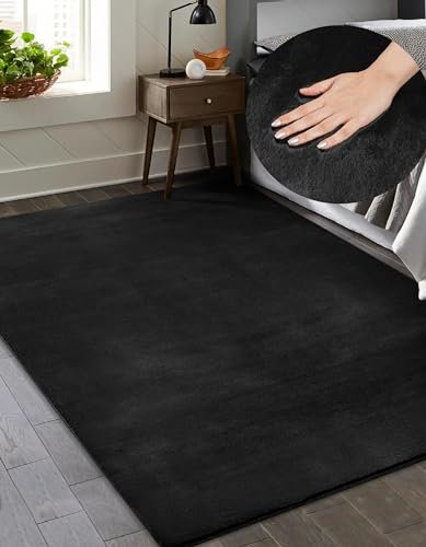 Mia´s Teppiche Luna kuschelig Warmer Fellteppich, weich und elegant, waschbar und Fußbodenheizung geeignet, Öko-Tex Zertifiziert, Schwarz, 200 x 280 cm
