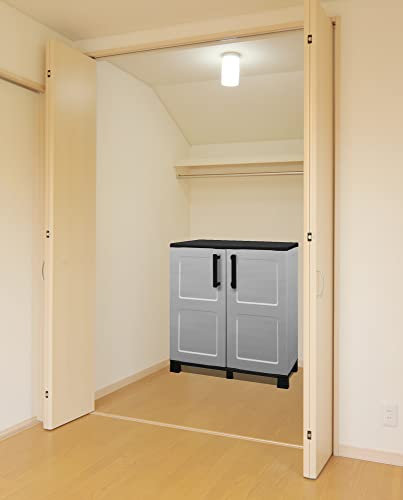 Dmora - Armoire d'extérieur Wavre, Armoire de balcon polyvalente, Armoire d'extérieur 2 portes, 100% Made in Italy, 68x37h90 cm, Gris clair et noir, Finition à carreaux