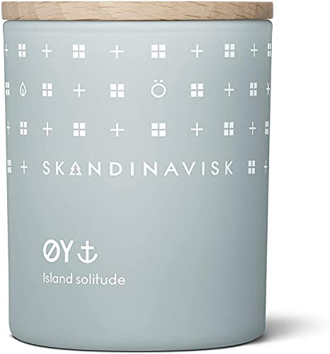 Skandinavisk ØY 'Insel' Duftkerze. Duftnoten: Zierapfel und Hundsrose, Wassermoose und grüne Blätter. 200 g.