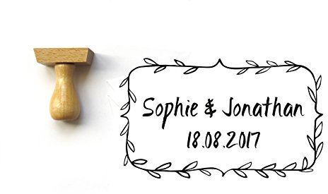 Atelier Mumu Stempel Hochzeit Landhaus personalisierbar mit Ihrem Vornamen und Datum der Hochzeit, rechteckig, Holz 5 x 3 cm, Blumenkranz